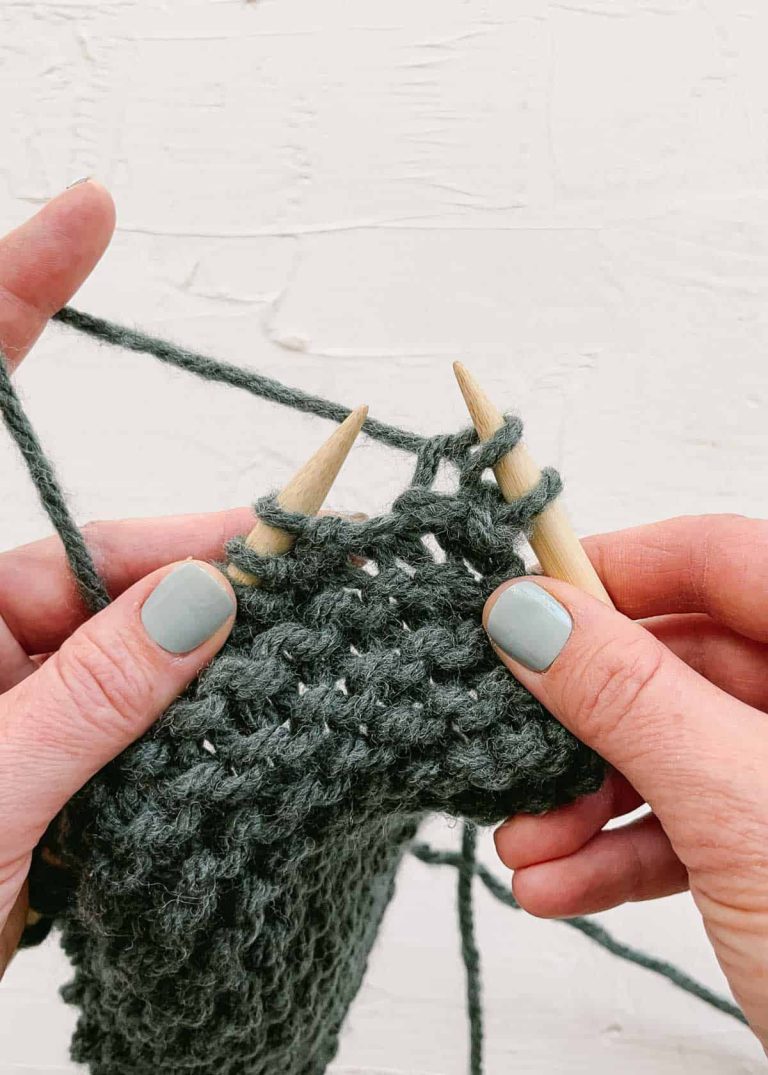 How to Knit: An Easy Beginner’s Guide