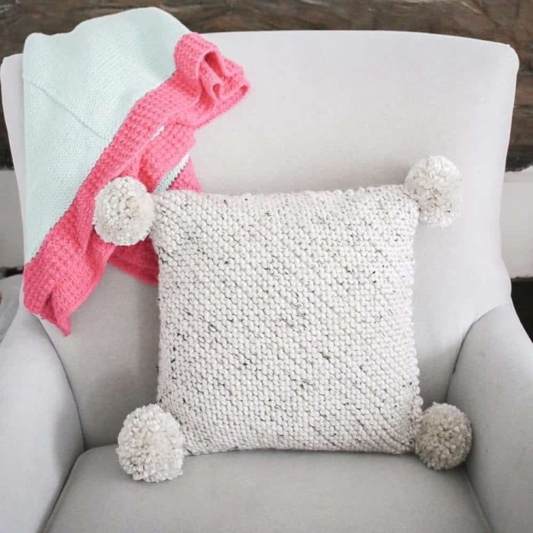 20 Free Knitting Pillow Patterns For a Handmade Home
